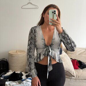 Long Sleeve Tie Front Snake Print Going OutTop Missguided